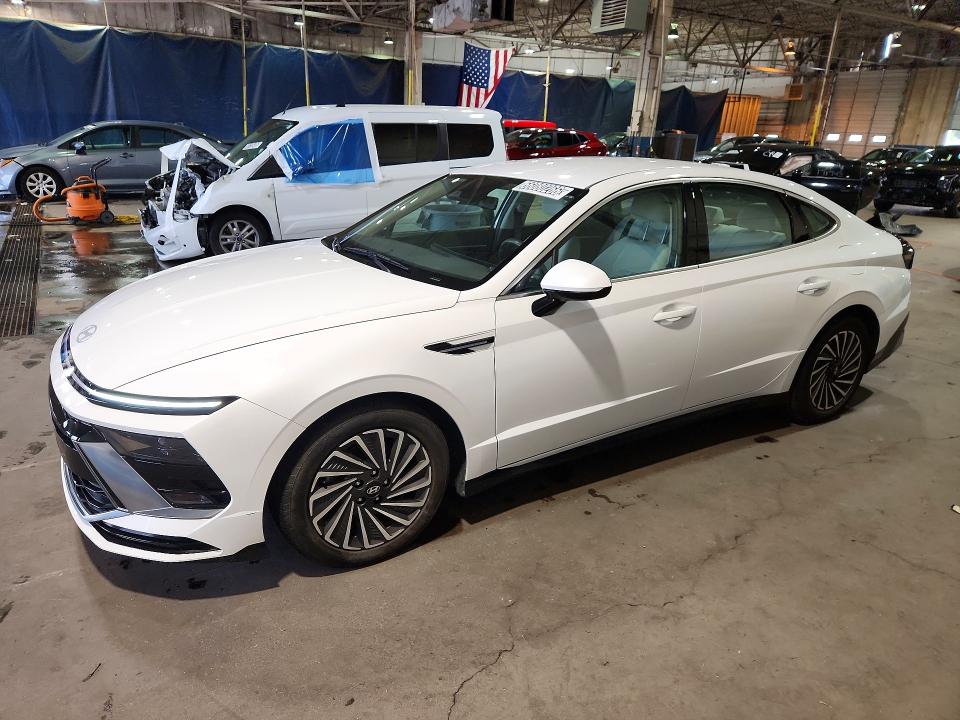 2024 Hyundai Sonata hybrid VIN KMHL34JJ4RA094034 — COPART salvage auction photo