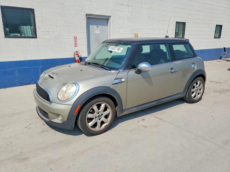 2009 Mini Cooper VIN WMWMF73569TT94340 COPART salvage auction — MECHANICAL, UT - CERTIFICATE OF TITLE, sold $150 on 2026-08-17 (photo 1)