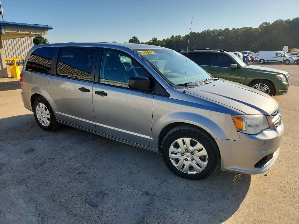 2019 Dodge Grand caravan VIN 2C4RDGBG9KR596278 COPART salvage auction — NORMAL WEAR, KS - CERTIFICATE OF TITLE, sold $400 on 2026-08-23 (photo 4)