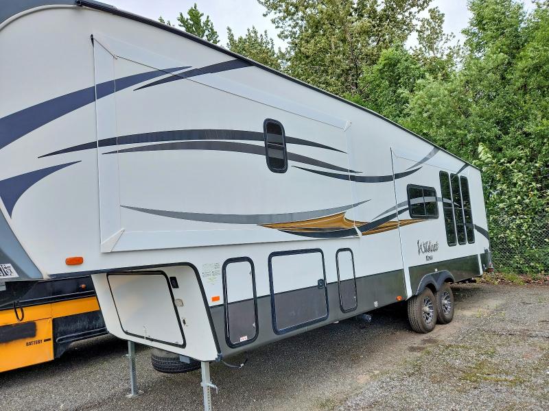 2015 Forest river Wildcat VIN 4X4FWCH24FT013741 COPART salvage auction — NORMAL WEAR, OR - CERTIFICATE OF TITLE, sold $5,300 on 2026-08-25 (photo 9)