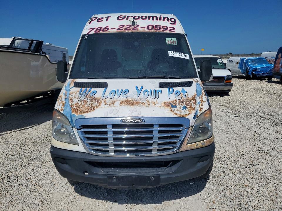 2010 Freightliner Sprinter VIN WDYPE7CC1A5486101 COPART salvage auction — MECHANICAL, FL - CERT OF TITLE SLVG REBUILDABLE, sold $1,900 on 2026-09-29 (photo 5)