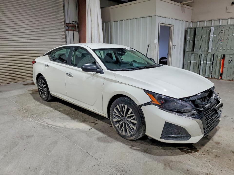 2025 Nissan Altima VIN 1N4BL4DV9SN304792 COPART salvage auction — FRONT END, OH - CERTIFICATE OF TITLE, sold $11,000 on 2026-09-02 (photo 4)