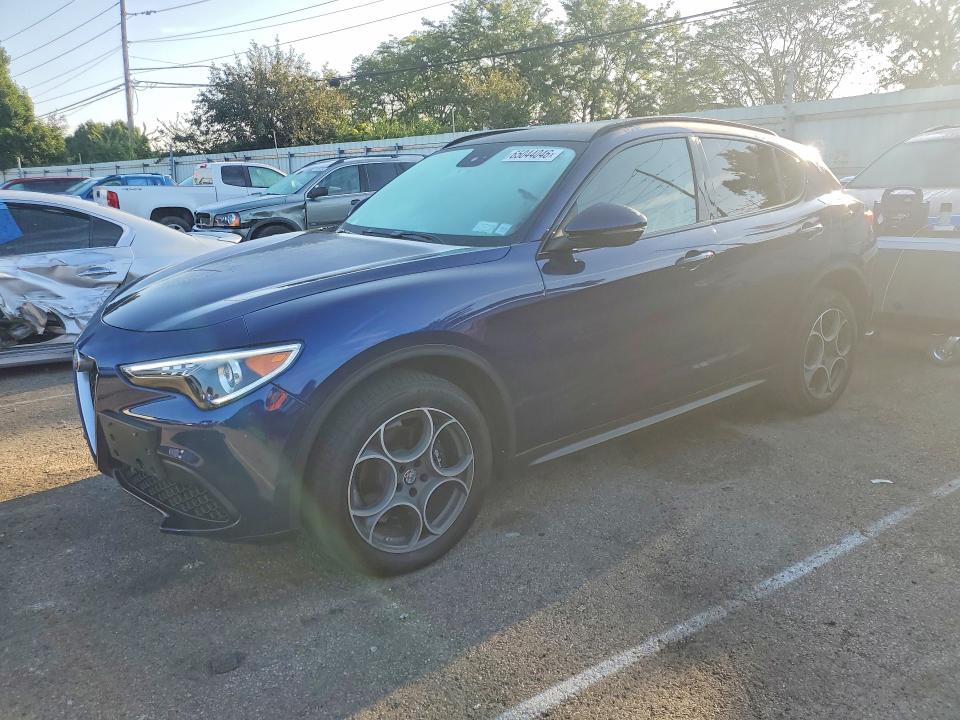 2018 Alfa romeo Stelvio VIN ZASFAKPN0J7B69357 COPART salvage auction — MINOR DENT/SCRATCHES, Oh - Certificate Of Title, sold $500 on 2026-09-11 (photo 1)