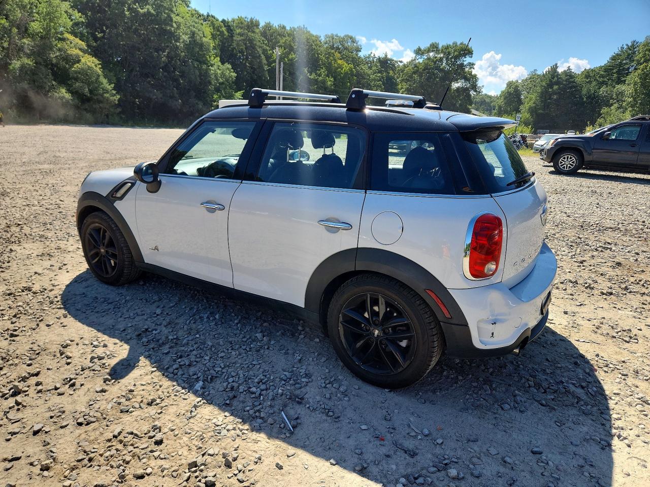 2013 Mini Cooper VIN WMWZC5C58DWP33738 COPART salvage auction — Normal Wear, MA - CERTIFICATE OF TITLE (P), sold $2,400 on 2026-09-02 (photo 2)