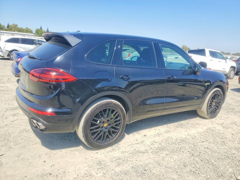 2016 Porsche Cayenne VIN WP1AE2A28GLA58589 COPART salvage auction — MINOR DENT/SCRATCHES, Ca - Dis/Dlr/Exp Only Clean Title, sold $2,200 on 2026-08-11 (photo 3)