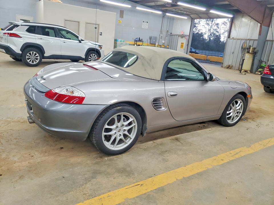 2003 Porsche Boxster VIN WP0CA29813U621453 COPART salvage auction — DAMAGE HISTORY, VA - DEALER ONLY CLEAN TITLE, sold $450 on 2026-08-19 (photo 3)