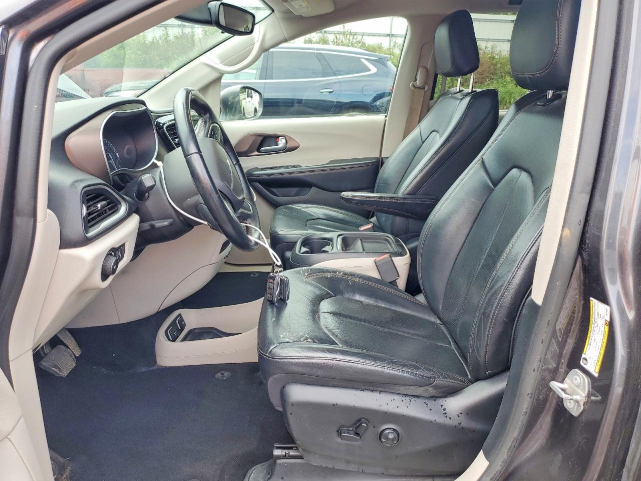 2018 Chrysler Pacifica VIN 2C4RC1BG6JR279637 COPART salvage auction — Front End, Ct - Clean Title, sold $3,200 on 2026-09-16 (photo 7)