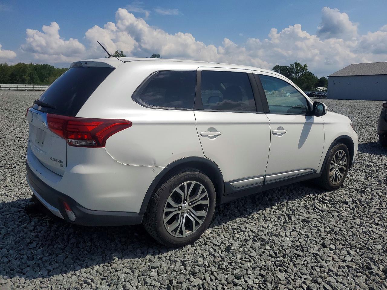 2016 Mitsubishi Outlander VIN JA4AZ3A34GZ039923 COPART salvage auction — Mechanical, MT - CERTIFICATE OF TITLE, sold $250 on 2026-09-17 (photo 3)
