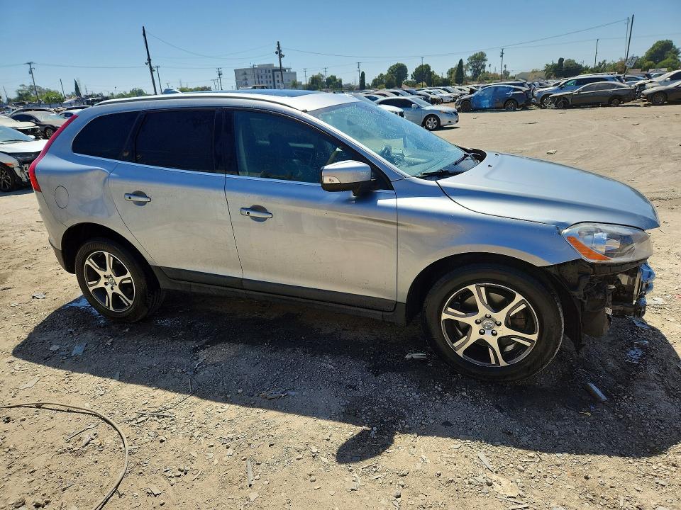 2011 Volvo Xc60 VIN YV4902DZ3B2171602 COPART salvage auction — FRONT END, CA - SALVAGE CERTIFICATE, sold $275 on 2026-09-03 (photo 4)