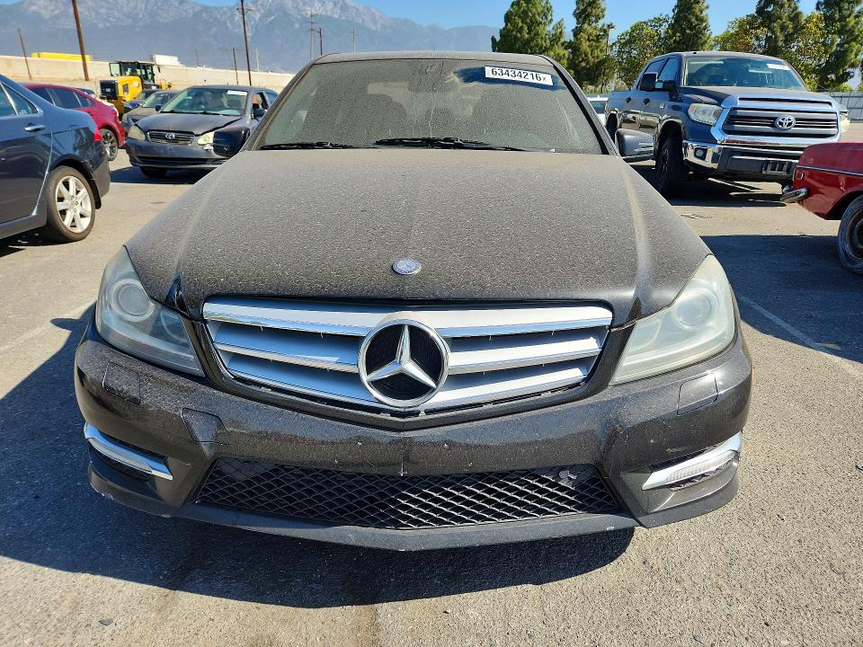 2013 Mercedes-benz VIN WDDGF4HB3DR257896 COPART salvage auction — MINOR DENT/SCRATCHES, CA - DIS/DLR/EXP ONLY CLEAN TITLE, sold $750 on 2026-08-13 (photo 5)