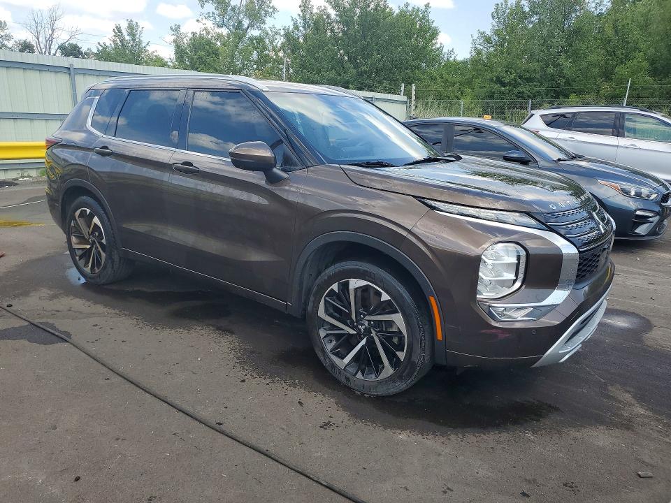 2022 Mitsubishi Outlander VIN JA4J3VA89NZ085110 COPART salvage auction — MINOR DENT/SCRATCHES, Mi - Certificate Of Title (P), sold $9,800 on 2026-09-11 (photo 4)