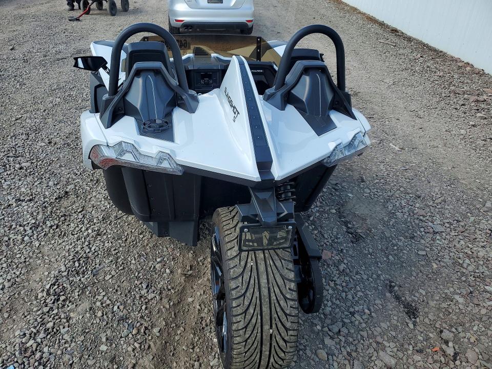 2024 Polaris Slingshot VIN 57XAATGD4R8163025 COPART salvage auction — MINOR DENT/SCRATCHES, VA - CERTIFICATE OF TITLE (P), sold $16,500 on 2026-08-31 (photo 4)