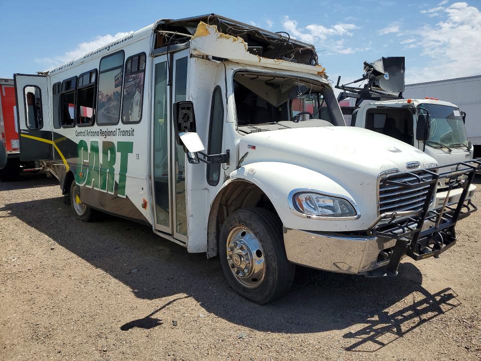 2021 Freightliner Unknown VIN 4UZADRFD0MCMM3353 COPART salvage auction — ROLLOVER, AZ - CERT OF TITLE - SALVAGE, sold $2,675 on 2026-09-06 (photo 4)