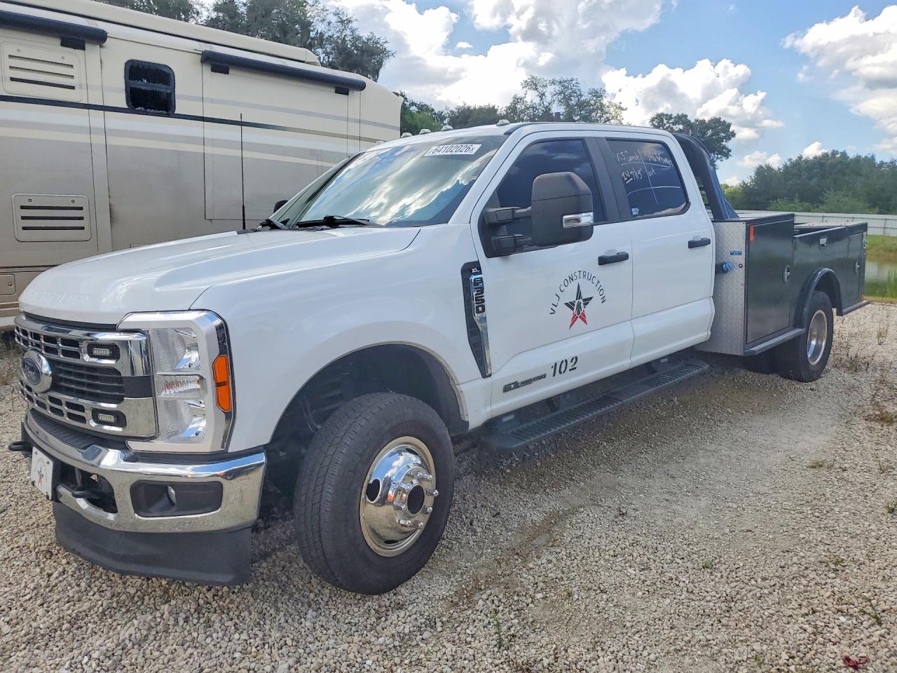 2023 Ford F-350 Super Duty VIN 1FD8W3HT8PEC92166 — COPART salvage auction photo