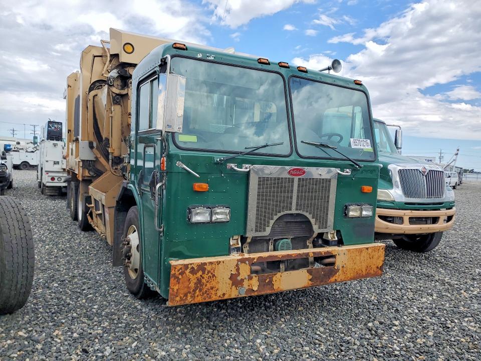 2009 Peterbilt 320 VIN 3BPZL00X69F719201 COPART salvage auction — FRONT END, FL - CERTIFICATE OF DESTRUCTION, sold $400 on 2026-09-29 (photo 4)