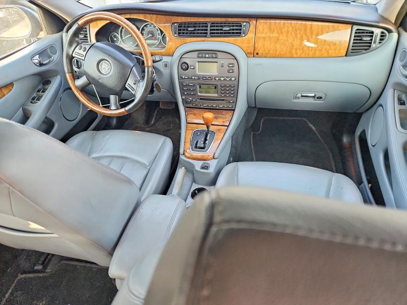 2004 Jaguar X type VIN SAJEA51C24WD95363 COPART salvage auction — WATER/FLOOD, IL - CERTIFICATE OF TITLE, sold $275 on 2026-09-14 (photo 8)