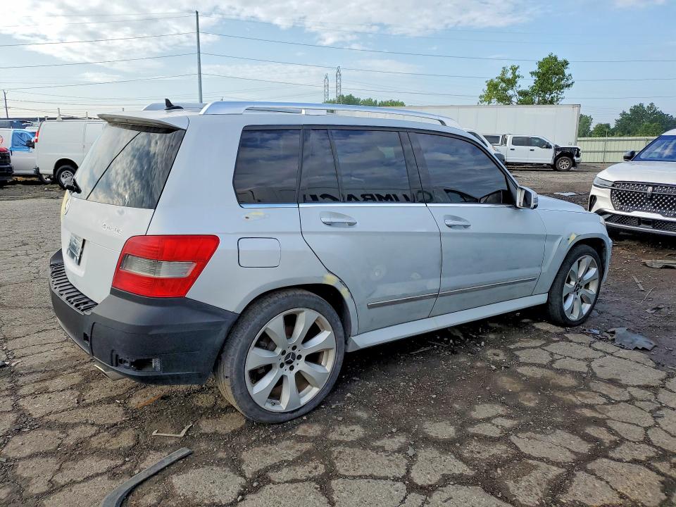 2010 Mercedes-benz Glk-class VIN WDCGG8HB0AF280364 COPART salvage auction — MINOR DENT/SCRATCHES, MI - DEALER ONLY CLEAN TITLE, sold $400 on 2026-08-14 (photo 3)