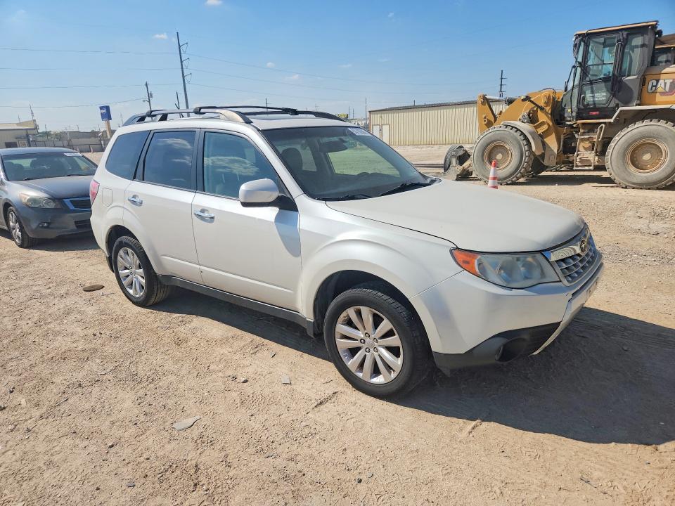 2013 Subaru Forester VIN JF2SHAEC2DH425691 COPART salvage auction — NORMAL WEAR, Tx - Certificate Of Title (P), sold $700 on 2026-08-23 (photo 4)
