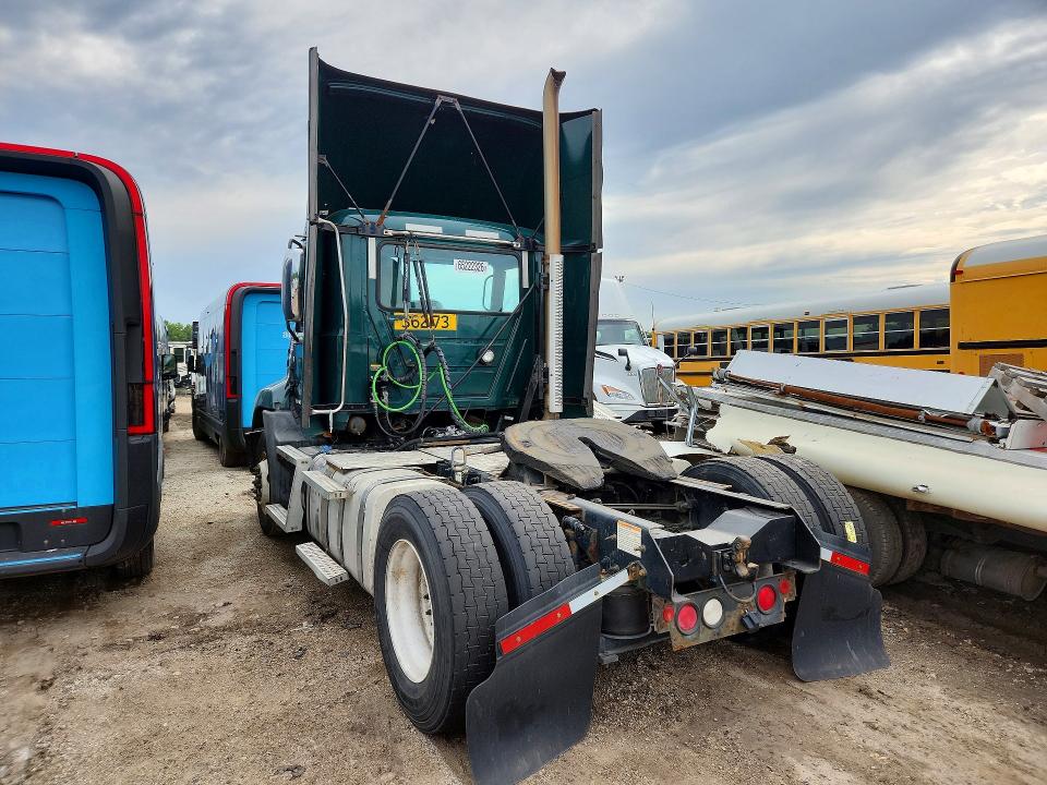 2017 Mack Cxu612 VIN 1M1AW01X4HM009481 COPART salvage auction — NORMAL WEAR, OK - CERTIFICATE OF TITLE (P), sold $1,200 on 2026-09-10 (photo 2)