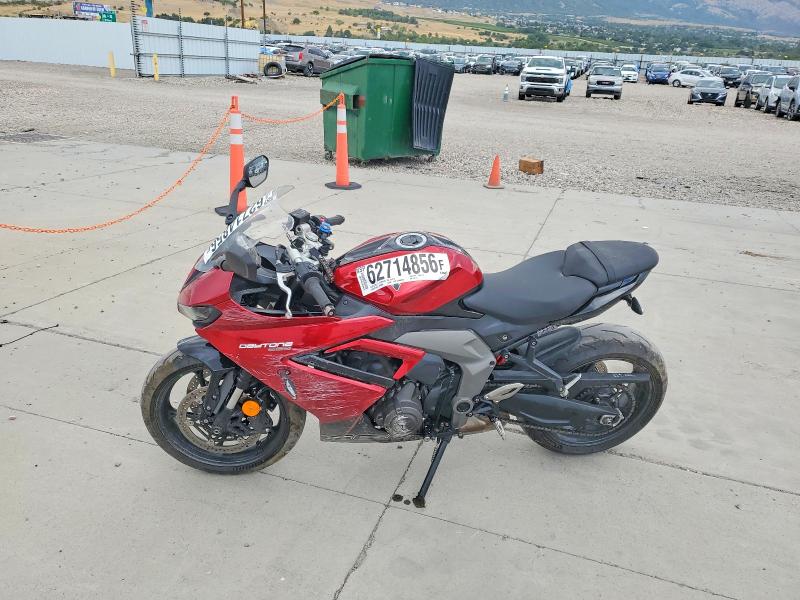 2025 Triumph Daytona VIN SMTL23UF0STCB7752 COPART salvage auction — SIDE, UT - SALVAGE CERTIFICATE, sold $2,550 on 2026-10-08 (photo 3)