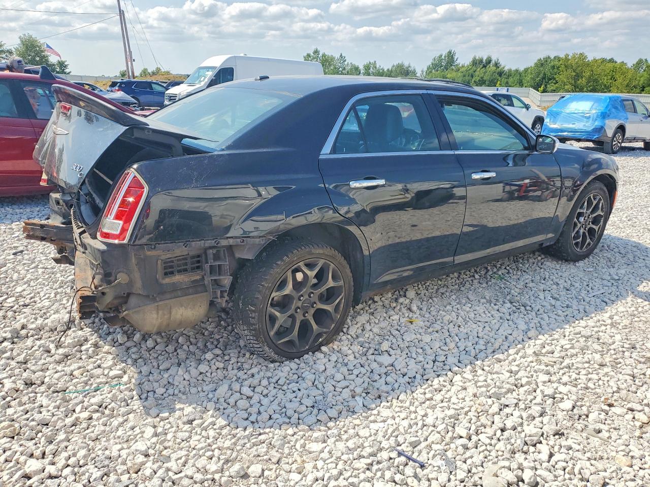2014 Chrysler 300c VIN 2C3CCAKG7EH179536 COPART salvage auction — Rear End, MI - DEALER ONLY CLEAN TITLE, sold $525 on 2026-09-03 (photo 3)