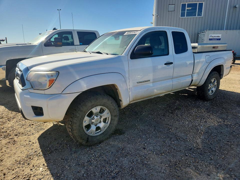 2015 Toyota Tacoma VIN 5TFUU4EN3FX110994 — COPART salvage auction photo