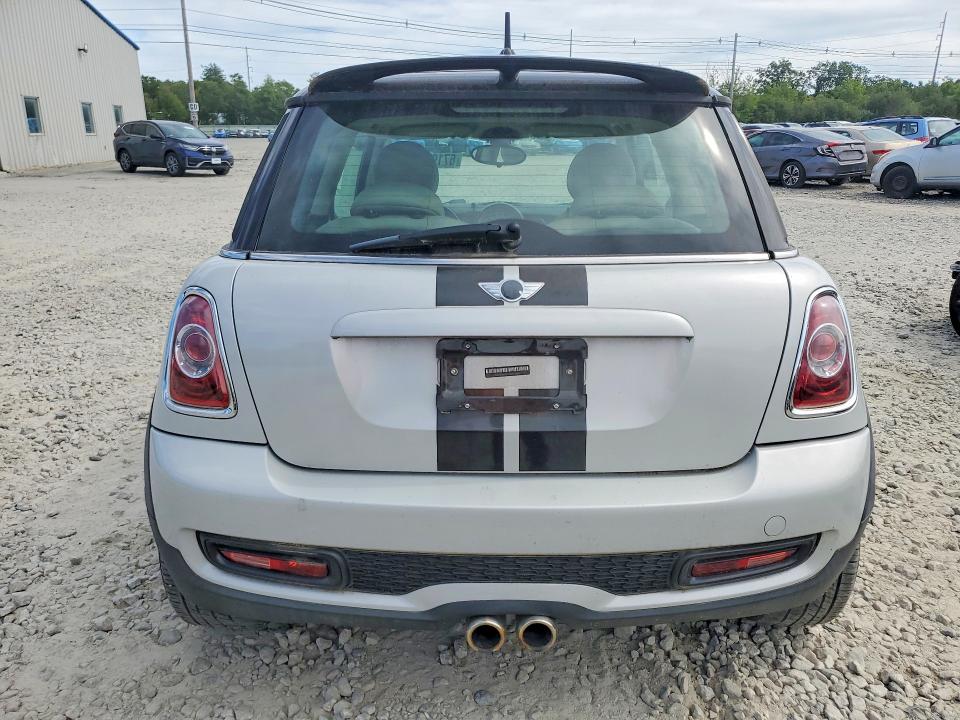 2011 Mini Cooper VIN WMWSV3C54BTY21023 COPART salvage auction — MECHANICAL, MA - CERTIFICATE OF TITLE, sold $375 on 2026-09-03 (photo 6)