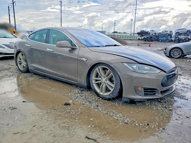 2015 Tesla Model s VIN 5YJSA1E23FF103073 COPART salvage auction — HAIL, Oh - Certificate Of Title, sold $3,000 on 2026-08-28 (photo 4)