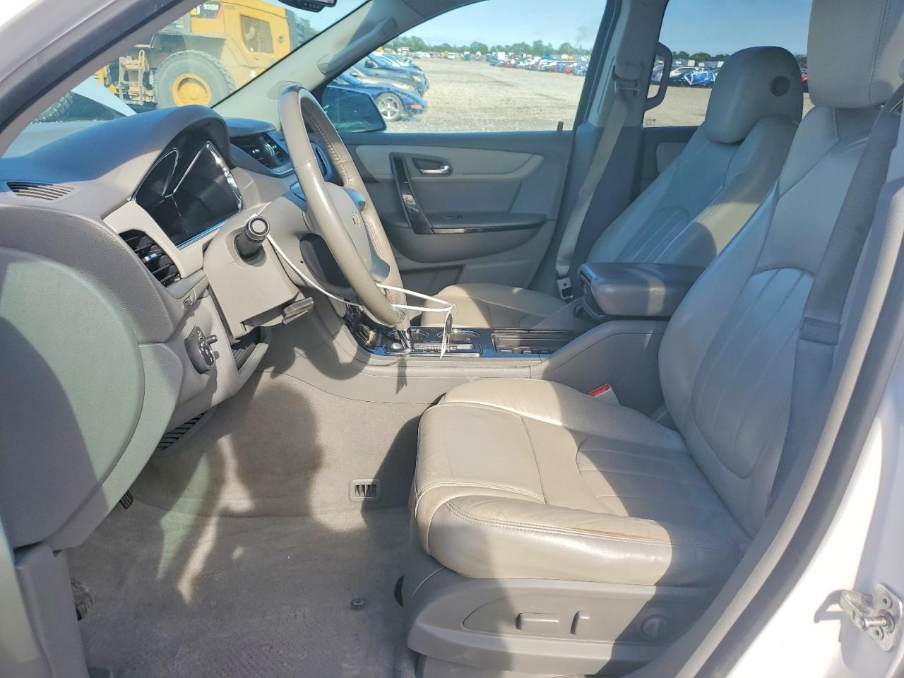 2016 Chevrolet Traverse VIN 1GNKRJKD9GJ237103 COPART salvage auction — Front End, MO - SALVAGE CERTIFICATE OF TITLE, sold $1,400 on 2026-10-06 (photo 7)