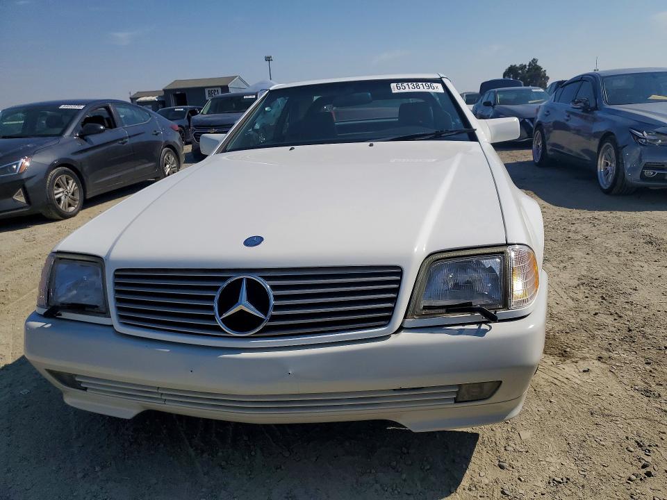 1995 Mercedes-benz Sl-klasse VIN WDBFA67E3SF123849 COPART salvage auction — MINOR DENT/SCRATCHES, Ca - Dis/Dlr/Exp Only Clean Title, sold $8,100 on 2026-08-18 (photo 5)