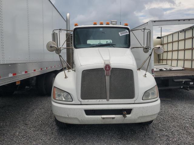 2017 Kenworth Constructi VIN 2XKHAM7X7HM154377 COPART salvage auction — MECHANICAL, FL - CERTIFICATE OF TITLE, sold $4,650 on 2026-09-22 (photo 5)