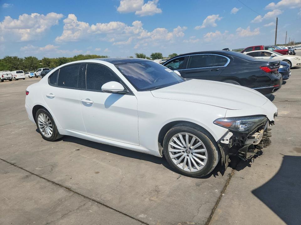 2022 Alfa romeo Giulia VIN ZARFANAN5N7656651 COPART salvage auction — FRONT END, TX - SALVAGE VEHICLE TITLE, sold $6,500 on 2026-09-08 (photo 4)