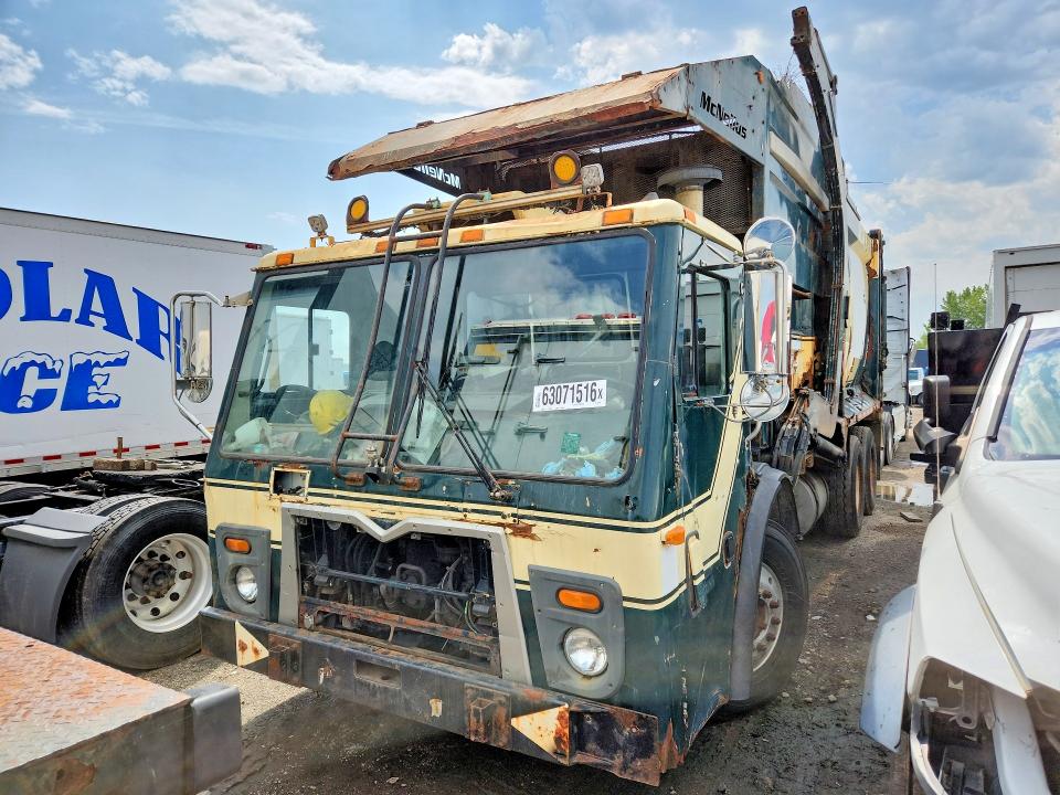 2008 Mack 600 rd600 VIN 1M2AU02C88M001560 COPART salvage auction — SIDE, FL - CERTIFICATE OF DESTRUCTION, sold $450 on 2026-09-17 (photo 1)