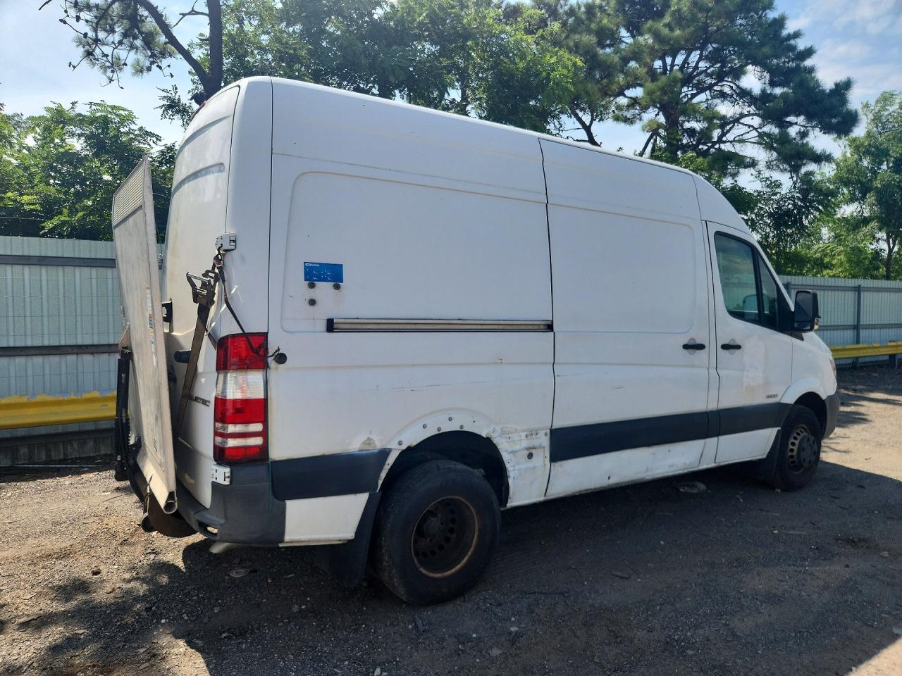 2014 Freightliner Sprinter VIN WDYPF3CC8E5873997 COPART salvage auction — Normal Wear, NY - CERTIFICATE OF TITLE, sold $1,400 on 2026-10-08 (photo 3)