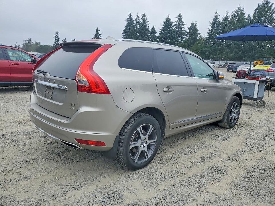 2014 Volvo Xc60 VIN YV4902DZ1E2556533 COPART salvage auction — NORMAL WEAR, Salvage Title, sold $450 on 2026-08-18 (photo 3)