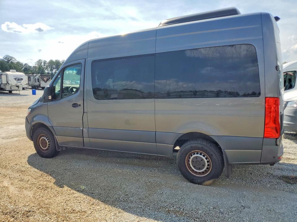 2019 Mercedes-benz Sprinter VIN W1Z4EFHY2KP197092 COPART salvage auction — MECHANICAL, Fl - Certificate Of Title, sold $20,400 on 2026-10-05 (photo 2)