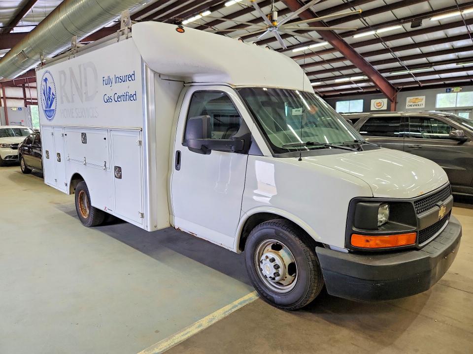 2013 Chevrolet Express 3500 VIN 1GB3G2BG2D1135032 COPART salvage auction — MINOR DENT/SCRATCHES, Vt - Certificate Of Title, sold $2,900 on 2026-10-21 (photo 4)