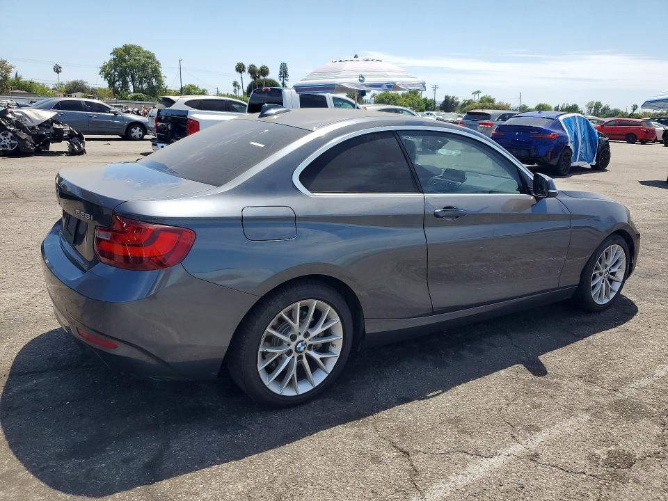 2014 BMW 2er VIN WBA1F5C51EVV98985 COPART salvage auction — NORMAL WEAR, Ca - Dis/Dlr/Exp Only Clean Title, sold $1,700 on 2026-08-20 (photo 3)