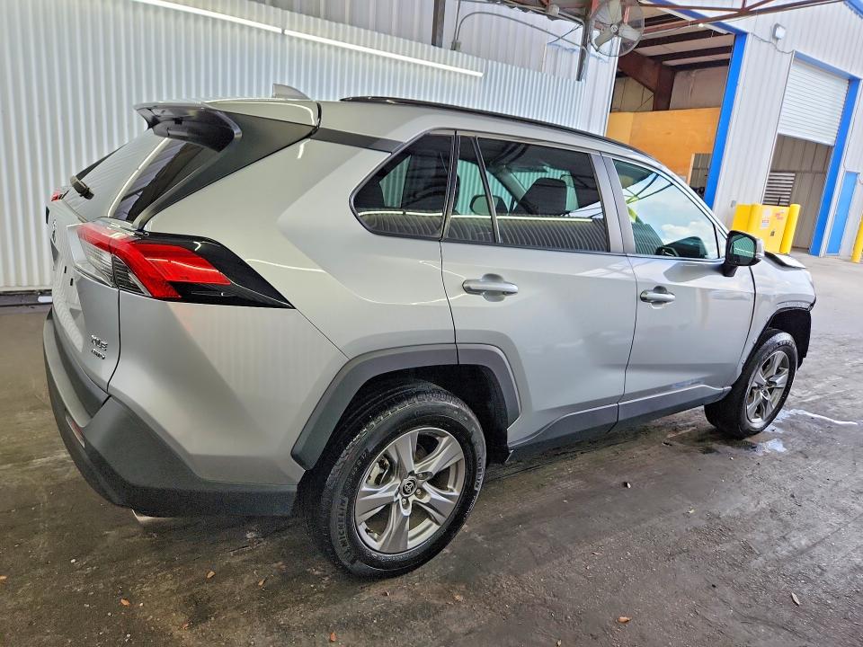2024 Toyota Rav4 VIN 2T3P1RFV7RW454063 COPART salvage auction — FRONT END, FL - CERTIFICATE OF TITLE, sold $17,300 on 2026-08-19 (photo 3)