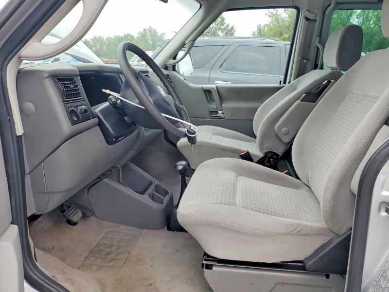 2003 Volkswagen Eurovan VIN WV2KB470X3H038634 COPART salvage auction — MINOR DENT/SCRATCHES, Tx - Salvage Vehicle Title, sold $2,200 on 2026-08-17 (photo 7)