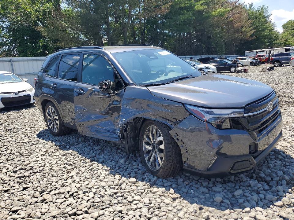 2025 Subaru Forester VIN JF2SLDTCXSH490188 COPART salvage auction — SIDE, NJ - CERT OF TITLE-SALVAGE, sold $11,100 on 2026-09-14 (photo 4)