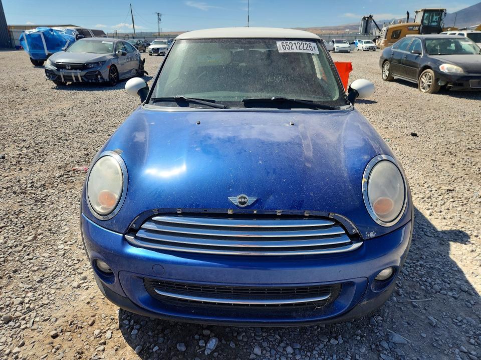 2012 Mini Cooper VIN WMWSU3C57CT369427 COPART salvage auction — MINOR DENT/SCRATCHES, UT - CERTIFICATE OF TITLE, sold $1,350 on 2026-08-22 (photo 5)