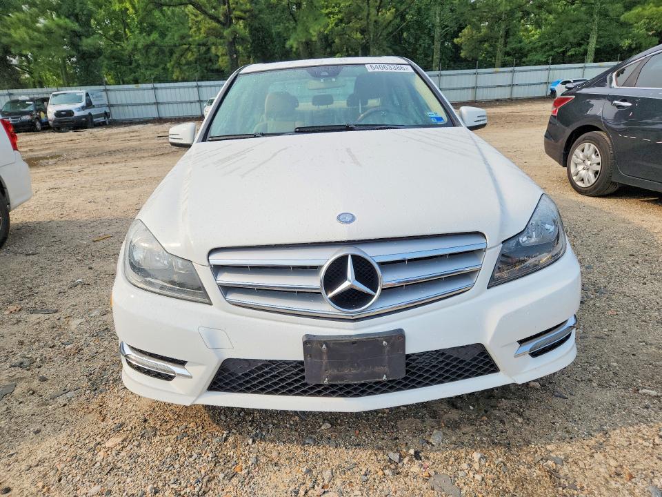 2013 Mercedes-benz C-klasse VIN WDDGF4HB3DR268557 COPART salvage auction — WATER/FLOOD, VA - CERT OF TITLE-FLOOD, sold $2,250 on 2026-08-18 (photo 5)