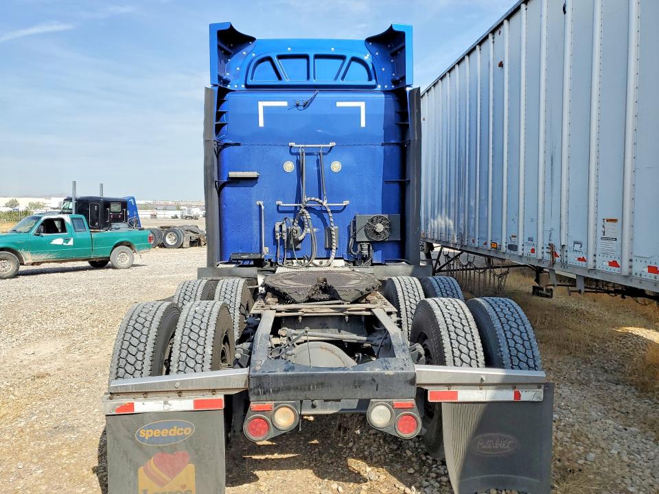 2017 Peterbilt All models VIN 1XPBDP9X4HD363815 COPART salvage auction — NORMAL WEAR, CT, sold $8,900 on 2026-09-07 (photo 6)
