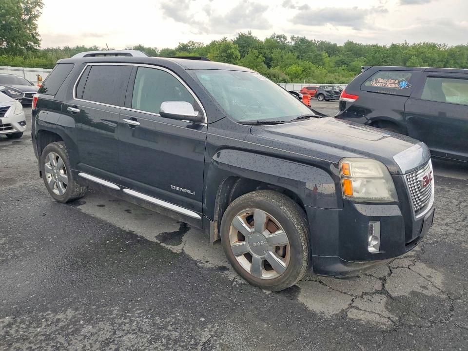 2013 Gmc Terrain VIN 2GKFLZE32D6312749 COPART salvage auction — MINOR DENT/SCRATCHES, PA - CERT OF TITLE, sold $800 on 2026-09-01 (photo 4)