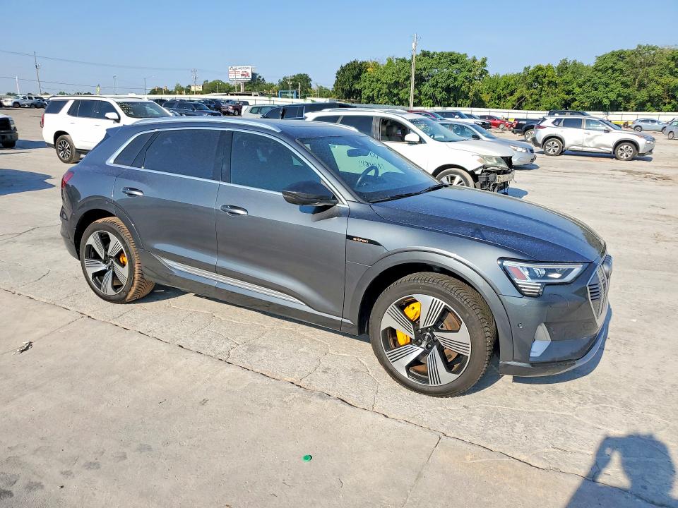 2019 Audi E-tron VIN WA1VAAGE3KB007357 COPART salvage auction — MINOR DENT/SCRATCHES, Salvage Title, sold $13,300 on 2026-08-18 (photo 4)