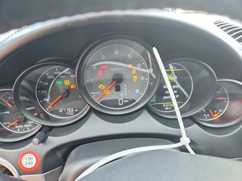 2013 Porsche Cayenne VIN WP1AE2A2XDLA15710 COPART salvage auction — MINOR DENT/SCRATCHES, Nc - Dealer Only Clean Title, sold $1,900 on 2026-08-28 (photo 9)
