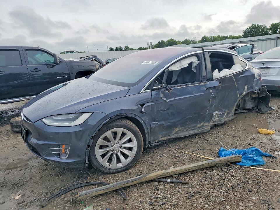 2020 Tesla Model x VIN 5YJXCDE22LF308140 — COPART salvage auction photo