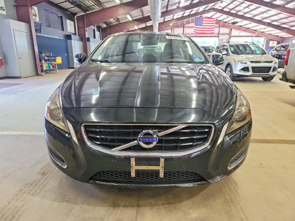 2013 Volvo S60 VIN YV1612FH3D2171054 COPART salvage auction — MINOR DENT/SCRATCHES, NJ - CERTIFICATE OF TITLE (P), sold $1,050 on 2026-08-13 (photo 5)