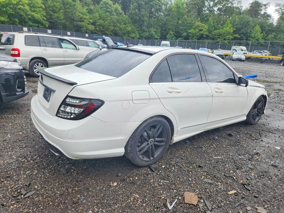 2013 Mercedes-benz C-klasse VIN WDDGF8AB1DR292731 COPART salvage auction — FRONT END, Md - Cert Of Salvage > 75% Damage, sold $1,200 on 2026-08-21 (photo 3)